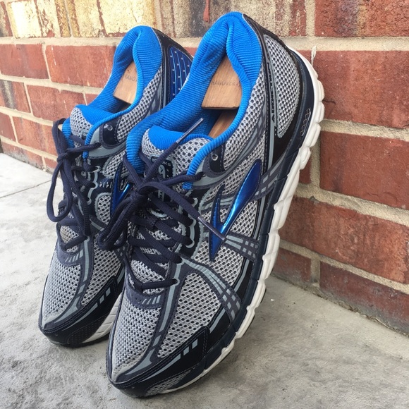 brooks addiction men's running shoes